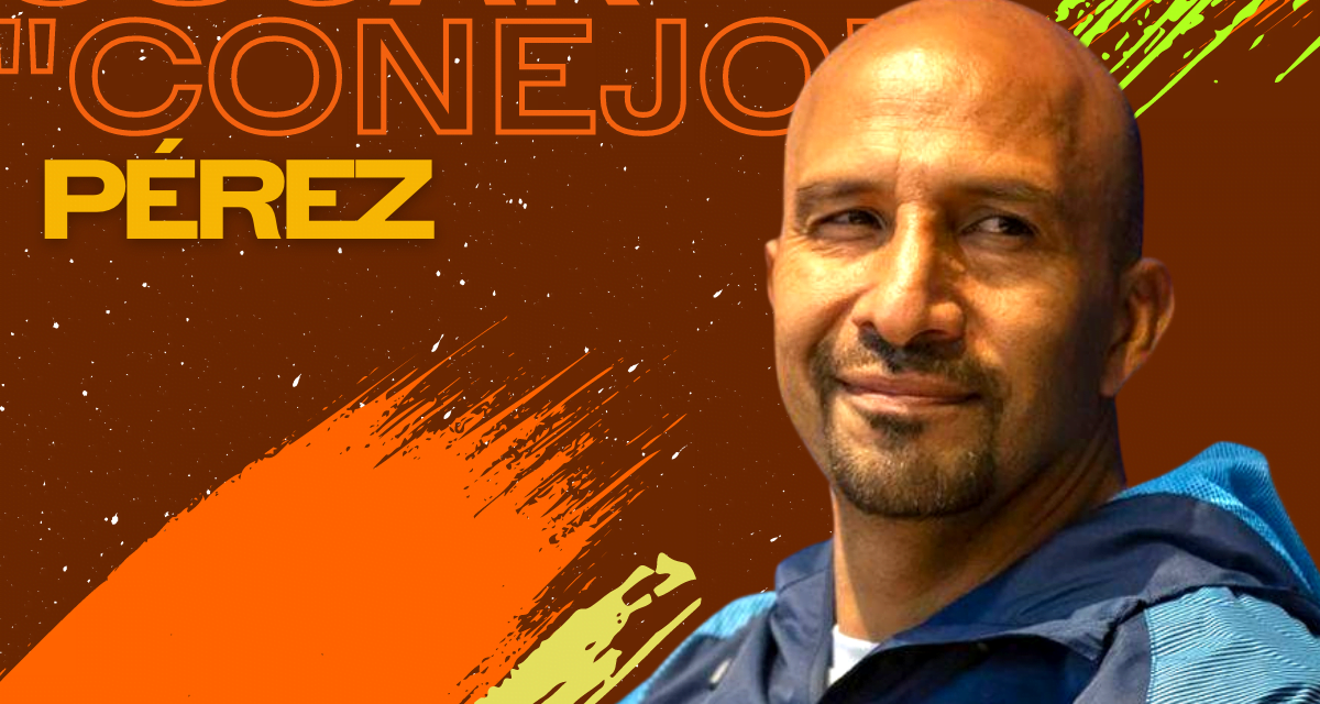 Oscar “Conejo” Pérez, director deportivo del Cruz Azul, responde a Fernando “Tano” Ortiz, técnico del América, sobre la clasificación al Clásico